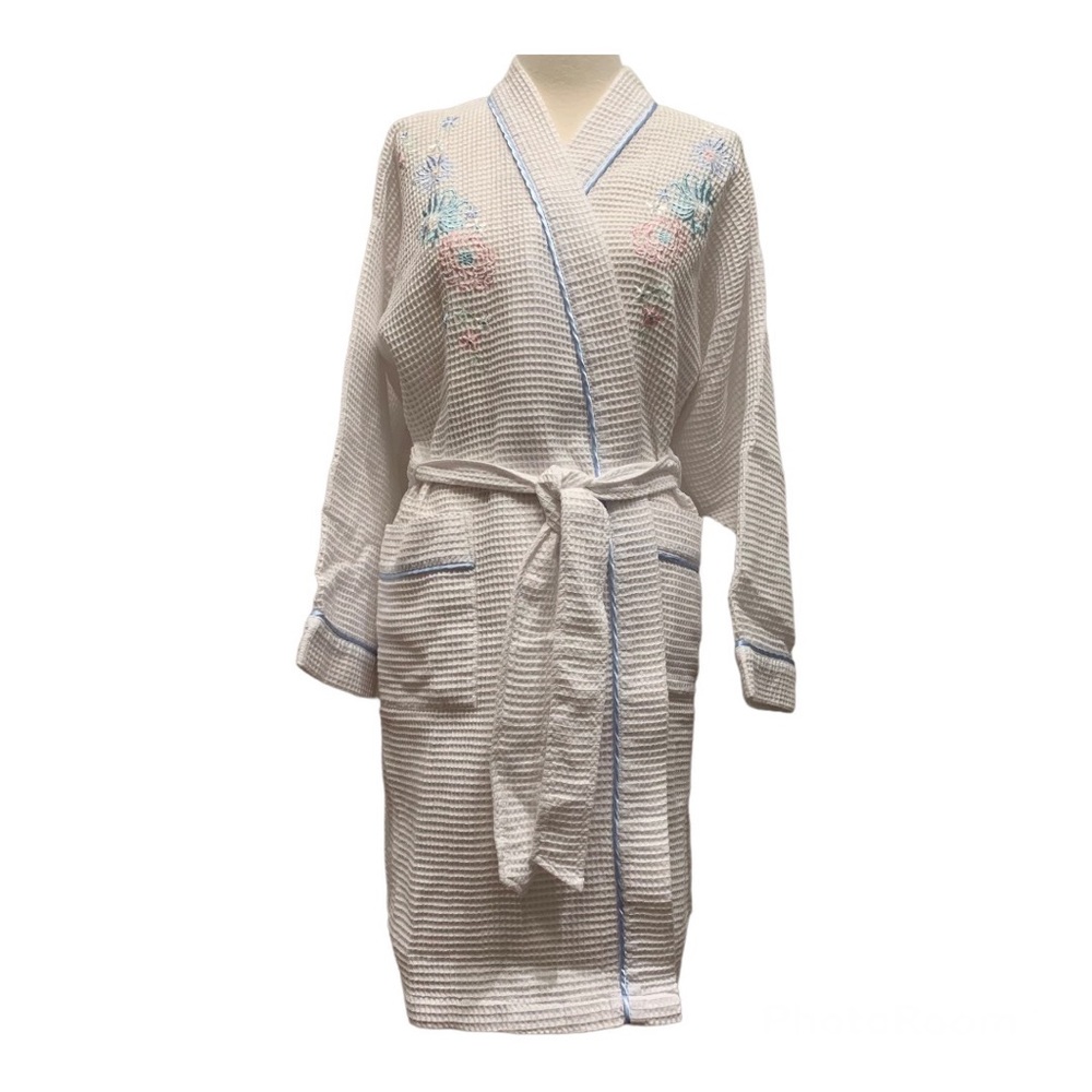 Jasmine Rose White Waffle Cotton Blend Floral Embroidered Robe with Belt, Medium